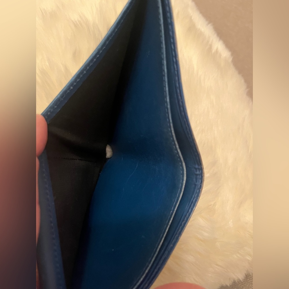 Louis Vuitton Epi Wallet - Picture 5 of 6